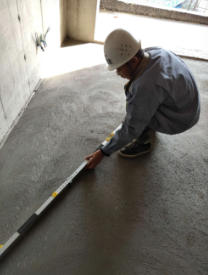 房屋安全鉴定中的平整度检测标准是什么？